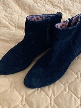 Seychelles Black Suede Ankle Wedge Boots with Leopard Lining Size 9